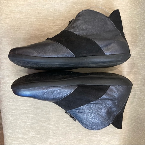 ARCHE Sz 41 Metallic Leather and Fabric Zipper Futuristic Ankle Booties - Picture 3 of 9